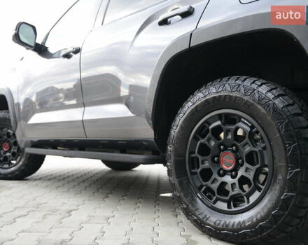 Серый Тойота Секвойя, объемом двигателя 3.45 л и пробегом 35 тыс. км за 137337 $, фото 14 на Automoto.ua