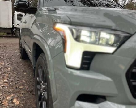 Серый Тойота Секвойя, объемом двигателя 3.45 л и пробегом 3 тыс. км за 105000 $, фото 5 на Automoto.ua