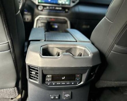 Серый Тойота Секвойя, объемом двигателя 3.45 л и пробегом 3 тыс. км за 105000 $, фото 22 на Automoto.ua