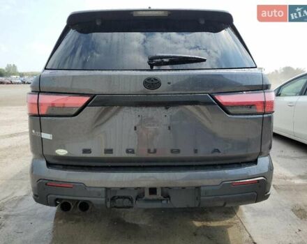 Серый Тойота Секвойя, объемом двигателя 0 л и пробегом 52 тыс. км за 91000 $, фото 5 на Automoto.ua