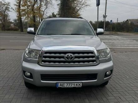 Тойота Секвойя 2008 в Кривом Роге на Automoto.ua Серый Тойота Секвойя, объемом двигателя 5.66 л и пробегом 356 тыс. км за 23000 $, фото 1 на Automoto.ua