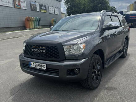Тойота Секвойя 2012 в Киеве на Automoto.ua Серый Тойота Секвойя, объемом двигателя 5.7 л и пробегом 244 тыс. км за 24000 $, фото 1 на Automoto.ua