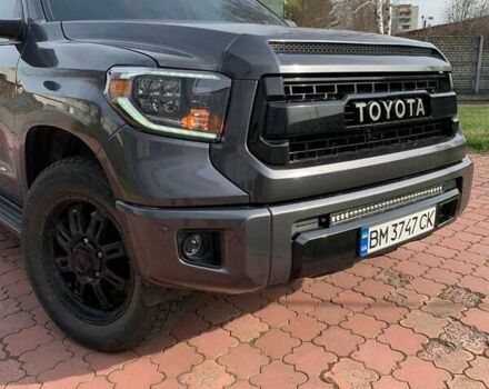 Сірий Тойота Секвойя, об'ємом двигуна 5.66 л та пробігом 270 тис. км за 34500 $, фото 1 на Automoto.ua