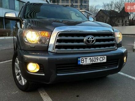 Серый Тойота Секвойя, объемом двигателя 5.7 л и пробегом 171 тыс. км за 32500 $, фото 1 на Automoto.ua