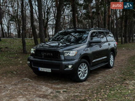 Серый Тойота Секвойя, объемом двигателя 5.7 л и пробегом 141 тыс. км за 38000 $, фото 1 на Automoto.ua