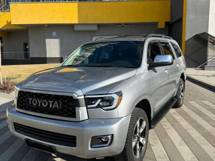 Тойота Секвойя 2016 у Києві на Automoto.ua Сірий Тойота Секвойя, об'ємом двигуна 5.66 л та пробігом 189 тис. км за 35000 $, фото 1 на Automoto.ua