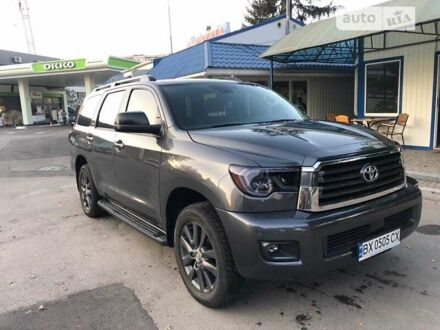 Тойота Секвойя 2018 у Вінниці на Automoto.ua Сірий Тойота Секвойя, об'ємом двигуна 5.7 л та пробігом 123 тис. км за 46500 $, фото 1 на Automoto.ua