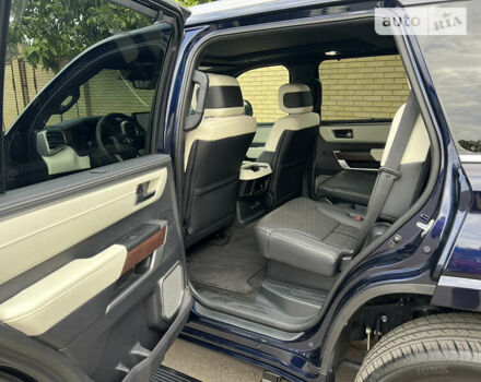 Синий Тойота Секвойя, объемом двигателя 3.45 л и пробегом 13 тыс. км за 97000 $, фото 5 на Automoto.ua