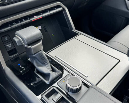 Синий Тойота Секвойя, объемом двигателя 3.45 л и пробегом 6 тыс. км за 114900 $, фото 32 на Automoto.ua