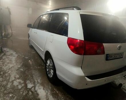 Белый Тойота Сиенна, объемом двигателя 3.5 л и пробегом 170 тыс. км за 10000 $, фото 7 на Automoto.ua