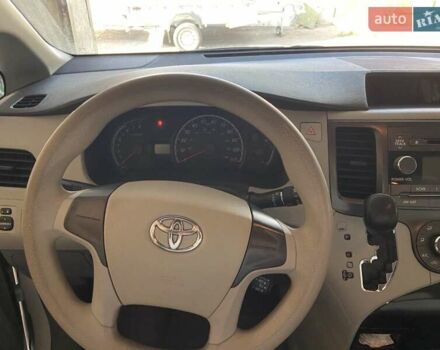 Белый Тойота Сиенна, объемом двигателя 2.67 л и пробегом 212 тыс. км за 11500 $, фото 13 на Automoto.ua