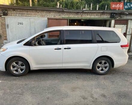 Белый Тойота Сиенна, объемом двигателя 2.67 л и пробегом 212 тыс. км за 11500 $, фото 4 на Automoto.ua