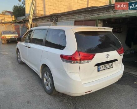 Белый Тойота Сиенна, объемом двигателя 2.67 л и пробегом 212 тыс. км за 11500 $, фото 6 на Automoto.ua