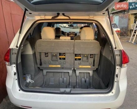 Белый Тойота Сиенна, объемом двигателя 2.67 л и пробегом 212 тыс. км за 11500 $, фото 8 на Automoto.ua