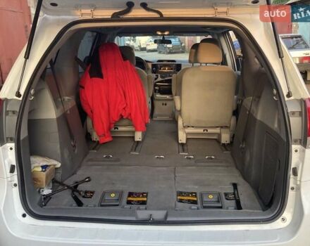 Белый Тойота Сиенна, объемом двигателя 2.67 л и пробегом 212 тыс. км за 11500 $, фото 9 на Automoto.ua