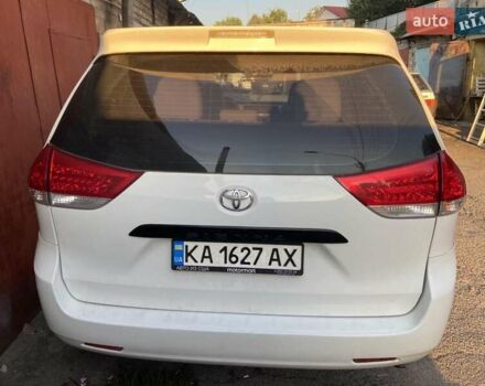 Белый Тойота Сиенна, объемом двигателя 2.67 л и пробегом 212 тыс. км за 11500 $, фото 7 на Automoto.ua