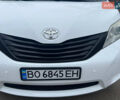 Белый Тойота Сиенна, объемом двигателя 2.7 л и пробегом 195 тыс. км за 13500 $, фото 1 на Automoto.ua