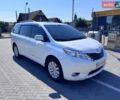Белый Тойота Сиенна, объемом двигателя 3.5 л и пробегом 99 тыс. км за 15700 $, фото 1 на Automoto.ua
