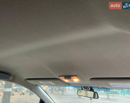 Белый Тойота Сиенна, объемом двигателя 2.7 л и пробегом 195 тыс. км за 13500 $, фото 16 на Automoto.ua