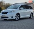 Белый Тойота Сиенна, объемом двигателя 3.46 л и пробегом 152 тыс. км за 15000 $, фото 1 на Automoto.ua