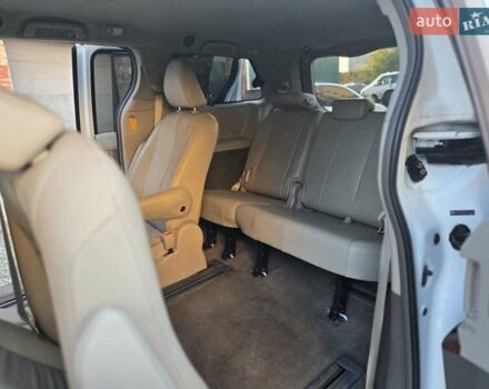 Білий Тойота Сієнна, об'ємом двигуна 3.5 л та пробігом 290 тис. км за 14000 $, фото 12 на Automoto.ua