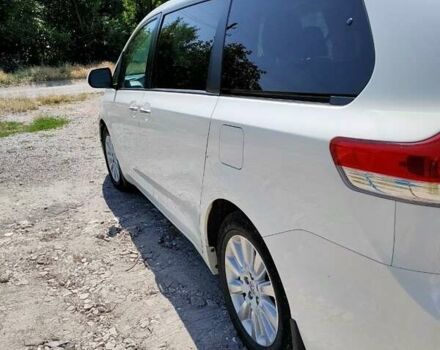 Белый Тойота Сиенна, объемом двигателя 3.5 л и пробегом 130 тыс. км за 20300 $, фото 8 на Automoto.ua