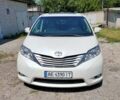 Белый Тойота Сиенна, объемом двигателя 3.5 л и пробегом 130 тыс. км за 20300 $, фото 1 на Automoto.ua