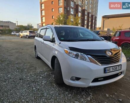 Білий Тойота Сієнна, об'ємом двигуна 3.5 л та пробігом 290 тис. км за 14000 $, фото 8 на Automoto.ua