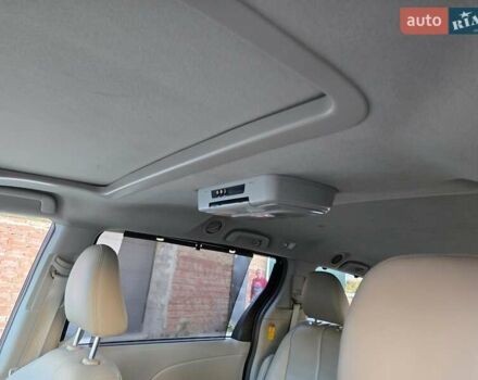Білий Тойота Сієнна, об'ємом двигуна 3.5 л та пробігом 290 тис. км за 14000 $, фото 13 на Automoto.ua