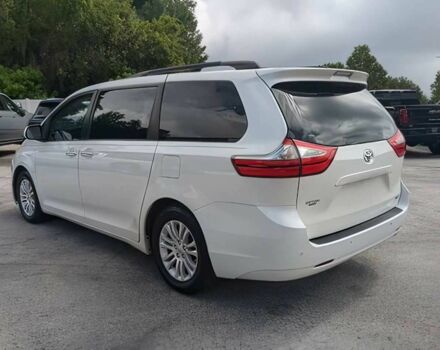 Белый Тойота Сиенна, объемом двигателя 3.5 л и пробегом 78 тыс. км за 13600 $, фото 5 на Automoto.ua