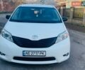 Белый Тойота Сиенна, объемом двигателя 3.46 л и пробегом 121 тыс. км за 17700 $, фото 1 на Automoto.ua