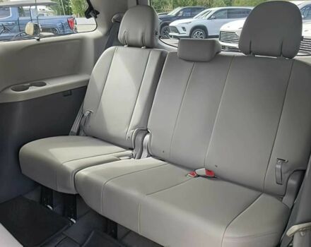 Белый Тойота Сиенна, объемом двигателя 3.5 л и пробегом 78 тыс. км за 13600 $, фото 11 на Automoto.ua