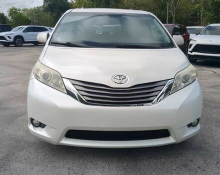 Белый Тойота Сиенна, объемом двигателя 3.5 л и пробегом 78 тыс. км за 13600 $, фото 1 на Automoto.ua