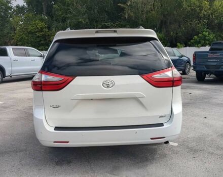 Белый Тойота Сиенна, объемом двигателя 3.5 л и пробегом 78 тыс. км за 13600 $, фото 4 на Automoto.ua