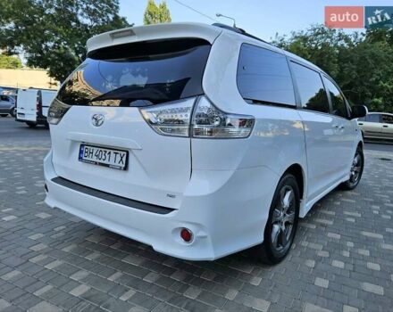 Белый Тойота Сиенна, объемом двигателя 3.5 л и пробегом 140 тыс. км за 18999 $, фото 8 на Automoto.ua