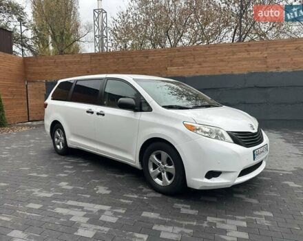 Белый Тойота Сиенна, объемом двигателя 3.5 л и пробегом 219 тыс. км за 15700 $, фото 6 на Automoto.ua