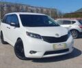 Белый Тойота Сиенна, объемом двигателя 3.5 л и пробегом 168 тыс. км за 17500 $, фото 1 на Automoto.ua