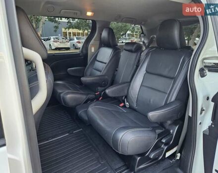 Белый Тойота Сиенна, объемом двигателя 3.5 л и пробегом 140 тыс. км за 18999 $, фото 39 на Automoto.ua