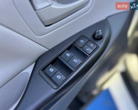 Белый Тойота Сиенна, объемом двигателя 3.46 л и пробегом 169 тыс. км за 17999 $, фото 16 на Automoto.ua