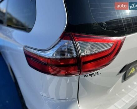 Белый Тойота Сиенна, объемом двигателя 3.46 л и пробегом 169 тыс. км за 17999 $, фото 14 на Automoto.ua