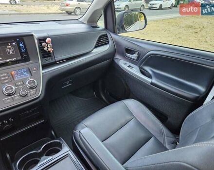 Белый Тойота Сиенна, объемом двигателя 3.5 л и пробегом 140 тыс. км за 18999 $, фото 22 на Automoto.ua