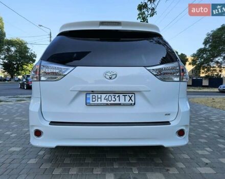 Белый Тойота Сиенна, объемом двигателя 3.5 л и пробегом 140 тыс. км за 18999 $, фото 14 на Automoto.ua