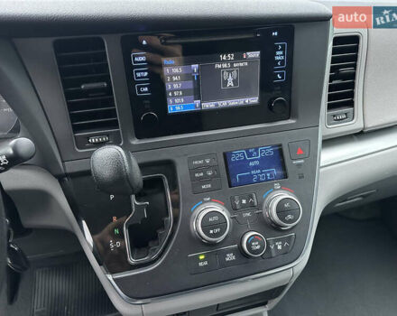 Білий Тойота Сієнна, об'ємом двигуна 3.46 л та пробігом 221 тис. км за 15500 $, фото 8 на Automoto.ua