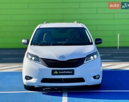 Белый Тойота Сиенна, объемом двигателя 3.46 л и пробегом 169 тыс. км за 17999 $, фото 2 на Automoto.ua