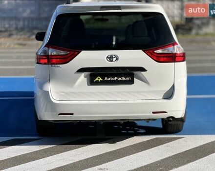 Белый Тойота Сиенна, объемом двигателя 3.46 л и пробегом 169 тыс. км за 17999 $, фото 7 на Automoto.ua