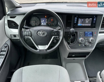 Білий Тойота Сієнна, об'ємом двигуна 3.46 л та пробігом 221 тис. км за 15500 $, фото 15 на Automoto.ua