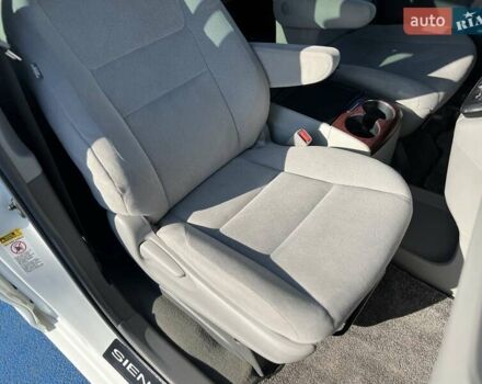 Белый Тойота Сиенна, объемом двигателя 3.46 л и пробегом 169 тыс. км за 17999 $, фото 26 на Automoto.ua