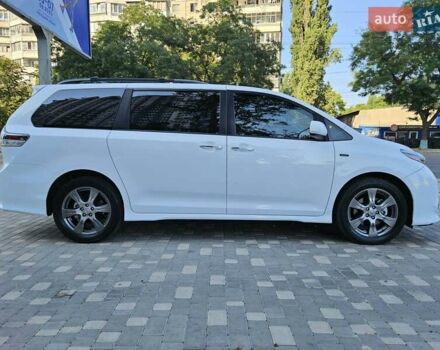 Белый Тойота Сиенна, объемом двигателя 3.5 л и пробегом 140 тыс. км за 18999 $, фото 10 на Automoto.ua