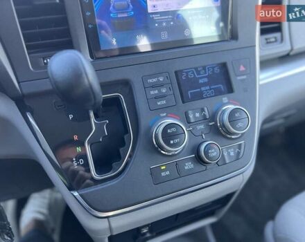 Белый Тойота Сиенна, объемом двигателя 3.46 л и пробегом 169 тыс. км за 17999 $, фото 29 на Automoto.ua