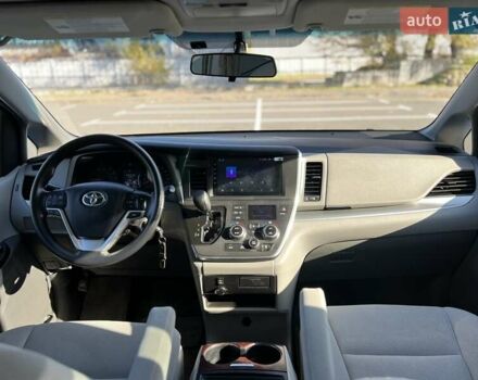 Белый Тойота Сиенна, объемом двигателя 3.46 л и пробегом 169 тыс. км за 17999 $, фото 19 на Automoto.ua